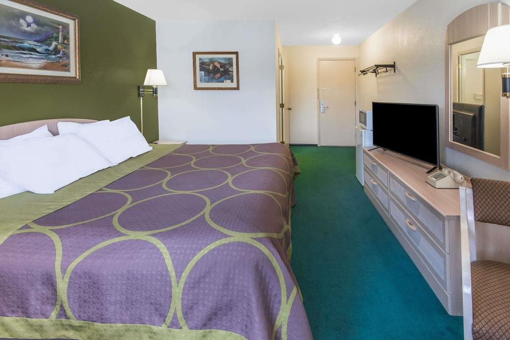 Super 8 By Wyndham Wooster Hotel Eksteriør billede